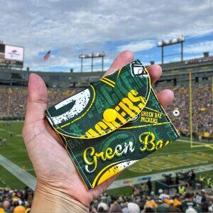 Handmade Green & Gold Keychain Wallet | Wisconsin Football Fan Pouch
